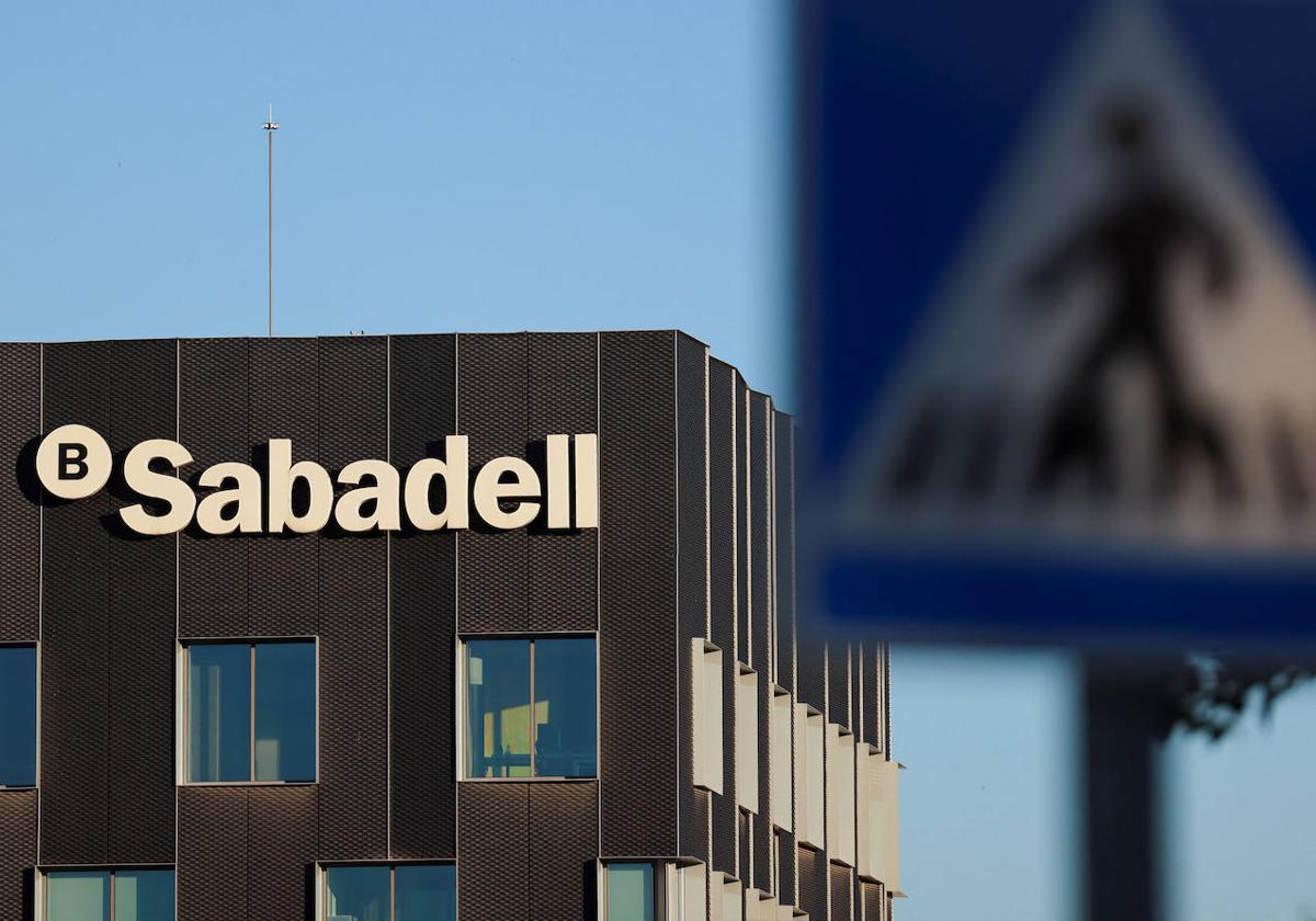 Sabadell prepara a su consejo para el cónclave que decidirá la fusión con BBVA