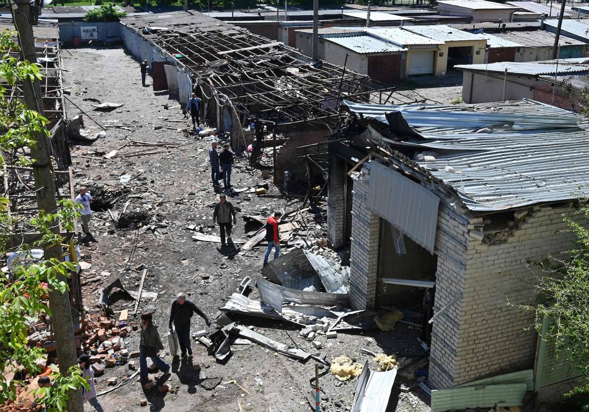 Los bombardeos rusos continúan sobre ciudades como Járkov.