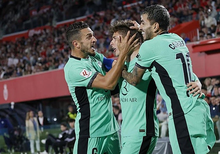 El gol de Riquelme que aseguró los tres puntos frente al Mallorca