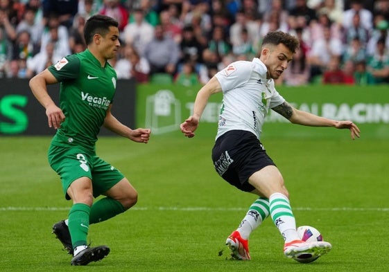 El Racing triunfa en el duelo de ascenso contra el Elche