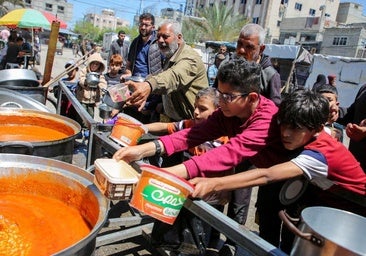 El cierre de Rafah obliga a los palestinos a huir a zonas masificadas y sin servicios