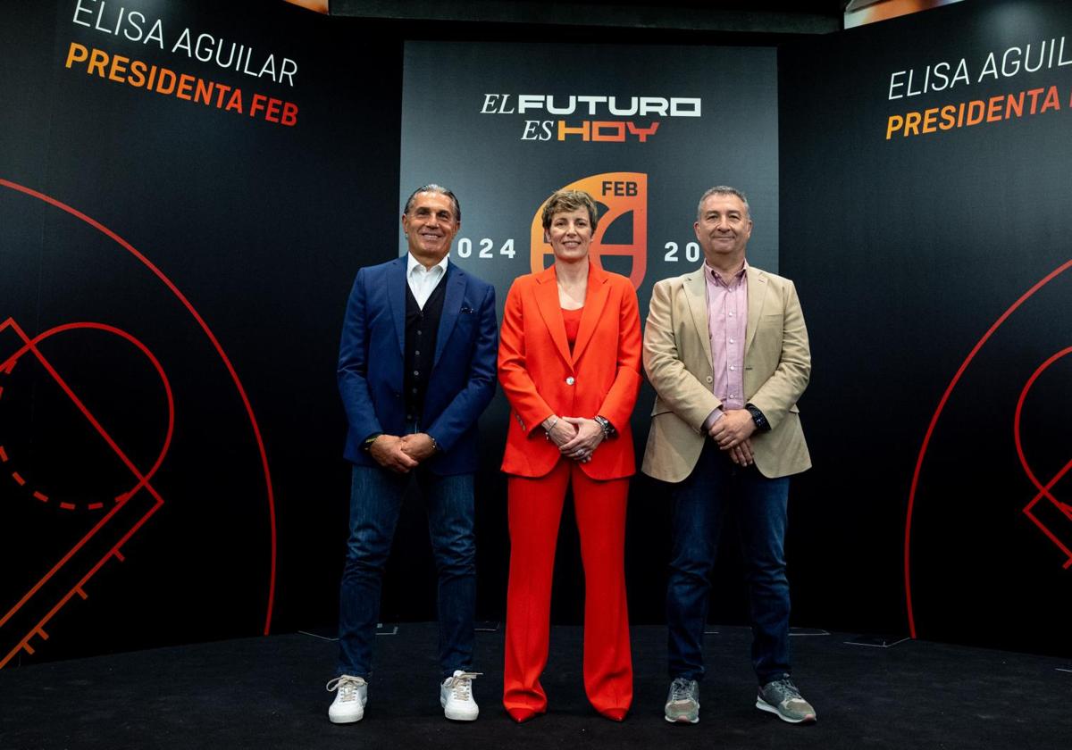 Sergio Scariolo y Miguel Méndez, junto a la presidenta de la FEB, Elisa Aguilar.