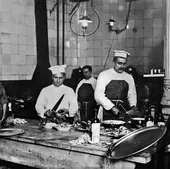 Imagen de la cocina del madrileño Gran Café de Puerto Rico en 1915.