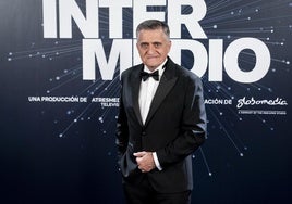 El presentador El Gran Wyoming posa en el photocall de la gala del 18º aniversario de El Intermedio.