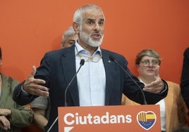 El cabeza de lista de Ciudadanos, Carlos Carrizosa, durante la valoración de los resultados