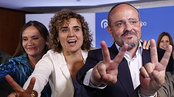 El PP recupera el liderazgo del centroderecha al dar el sorpaso a Vox