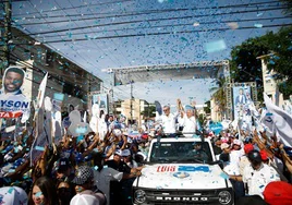 El actual presidente, Luis Abinader, participa en un acto durante la campaña electoral.