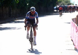 Alaphilippe da su primer zarpazo en el Giro