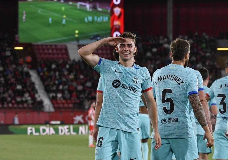 Fermín López celebra el primero de los dos goles que le marcó al Almería.