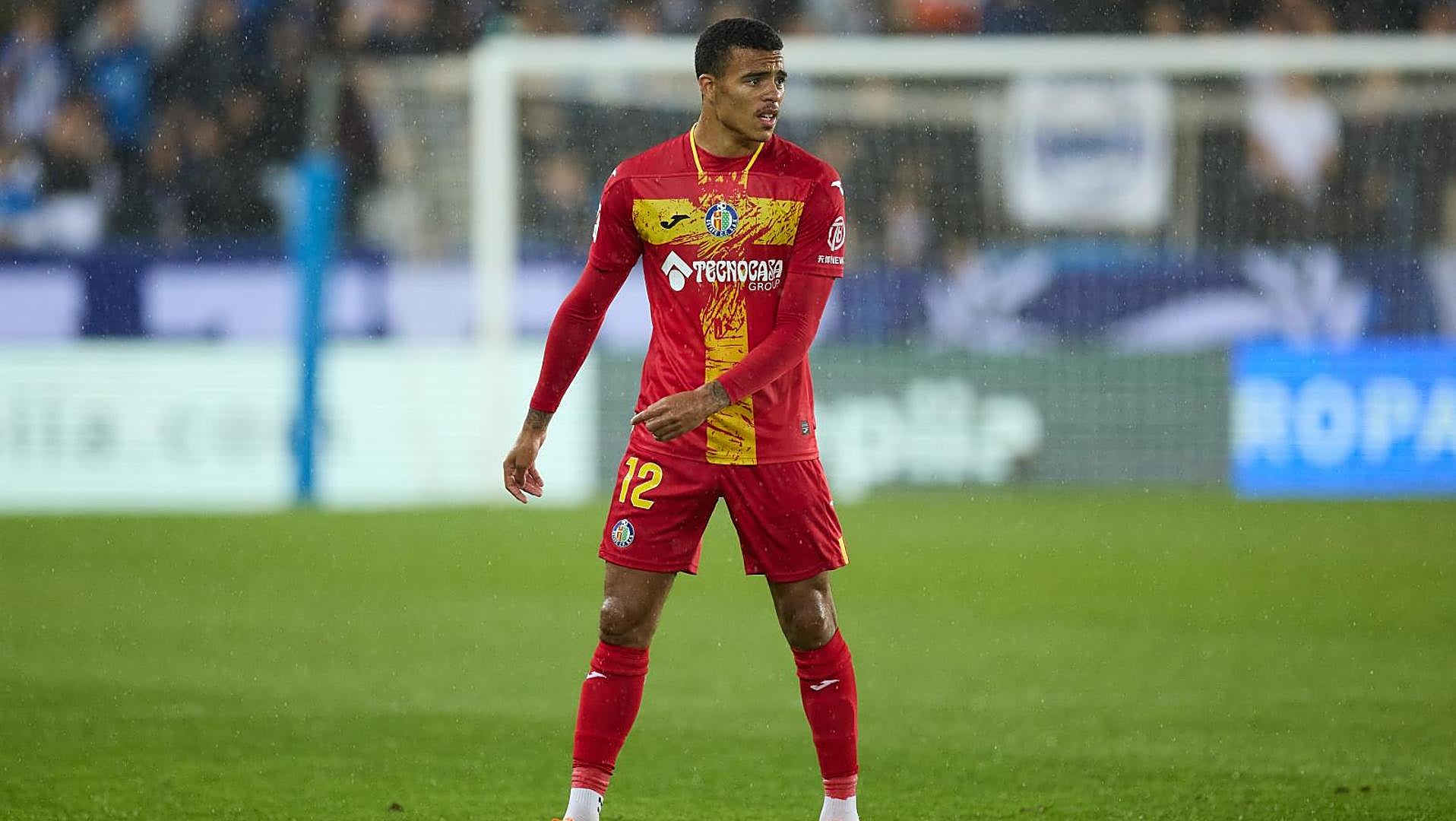 Hakem Alavés-Getafe maçını “Greenwood die” bağırışları nedeniyle durdurdu