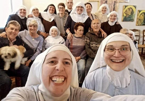 Fotografía publicada en la cuenta de Instagram @tehagoluz por las monjas cismáticas.