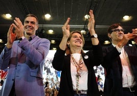 Pedro Sánchez, Teresa Ribera y Salvador Illa en el acto del PSOE en Barcelona de cara a las elecciones europeas