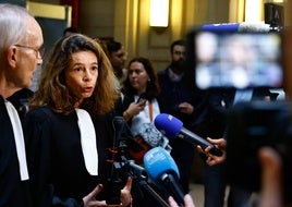 Clémence Bectarte, abogada de la familia Dabbagh, en una comparecencia ante los medios.