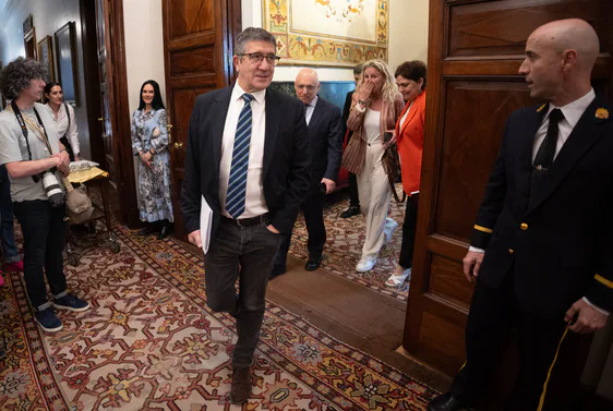 El portavoz del PSOE en el Congreso, Patxi López, a su llegada a una reunión de la Junta de Portavoces