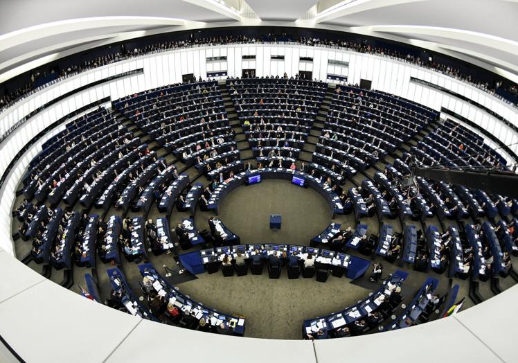 Se abren grietas geopolíticas en el Parlamento Europeo.