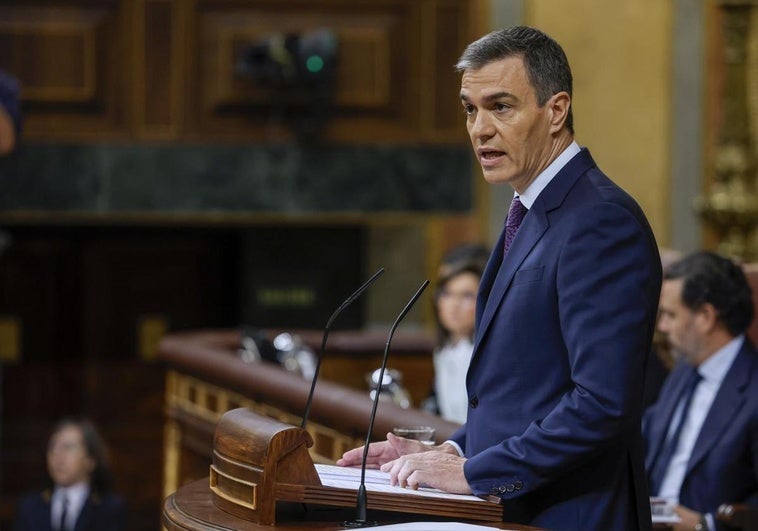 El presidente del Gobierno, Pedro Sánchez, comparece a petición propia ante el pleno del Congreso