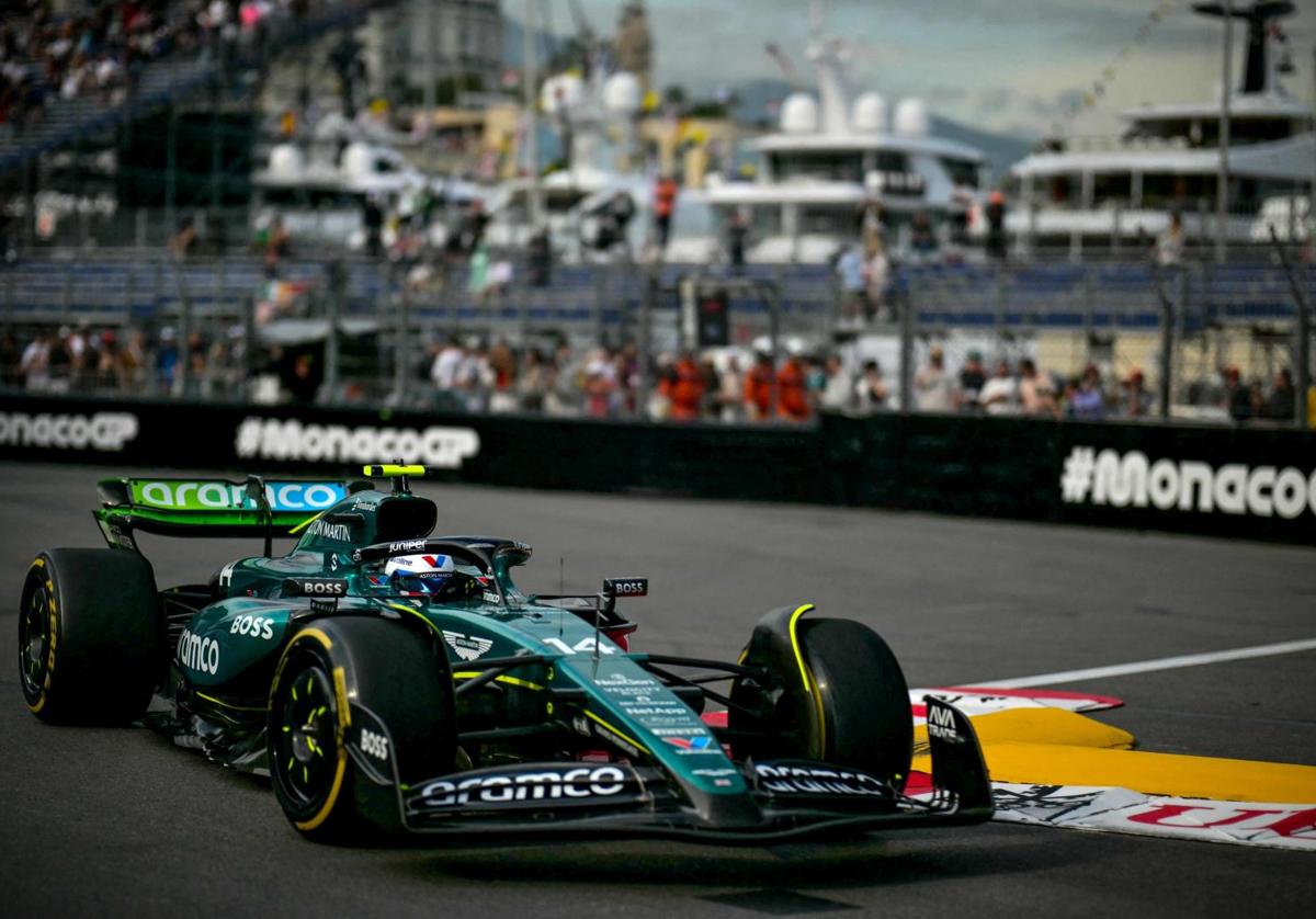 El Aston Martin, durante los entrenamientos libres del viernes en Mónaco.