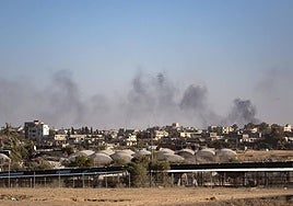 Israel bombardea Rafah pese a la orden de La Haya pero contiene el ímpetu de su ofensiva