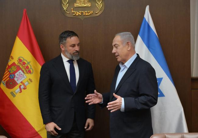 Abascal con Netanyahu, durante su sorpresiva reunión este martes en Jerusalén.