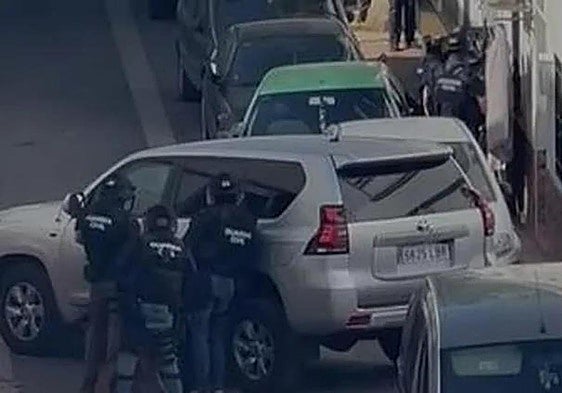 El hombre atrincherado con un arma de fuego en un pueblo de Málaga escapa durante el dispositivo