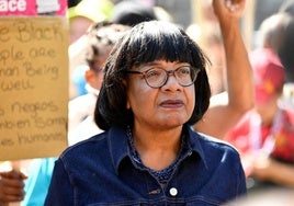 Diane Abbott, en una manifestación en contra del racismo a las puertas de Downing Street en 2021.