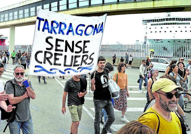 Imagen de una protesta contra los megacruceros en Barcelona.