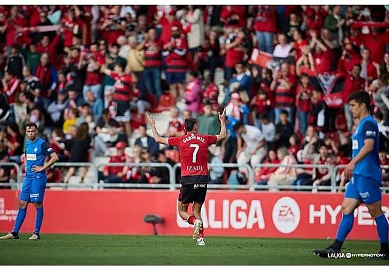El Mirandés se salva y desciende al Amorebieta