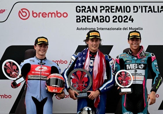 El podio de Moto2 con Manuel Gonzalez, Joe Roberts y Alonso Lopez