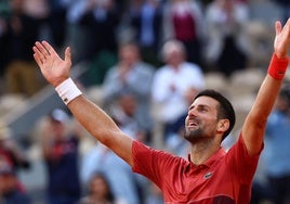 Novak Djokovic celebra su triunfo ante Francisco Cerúndolo.