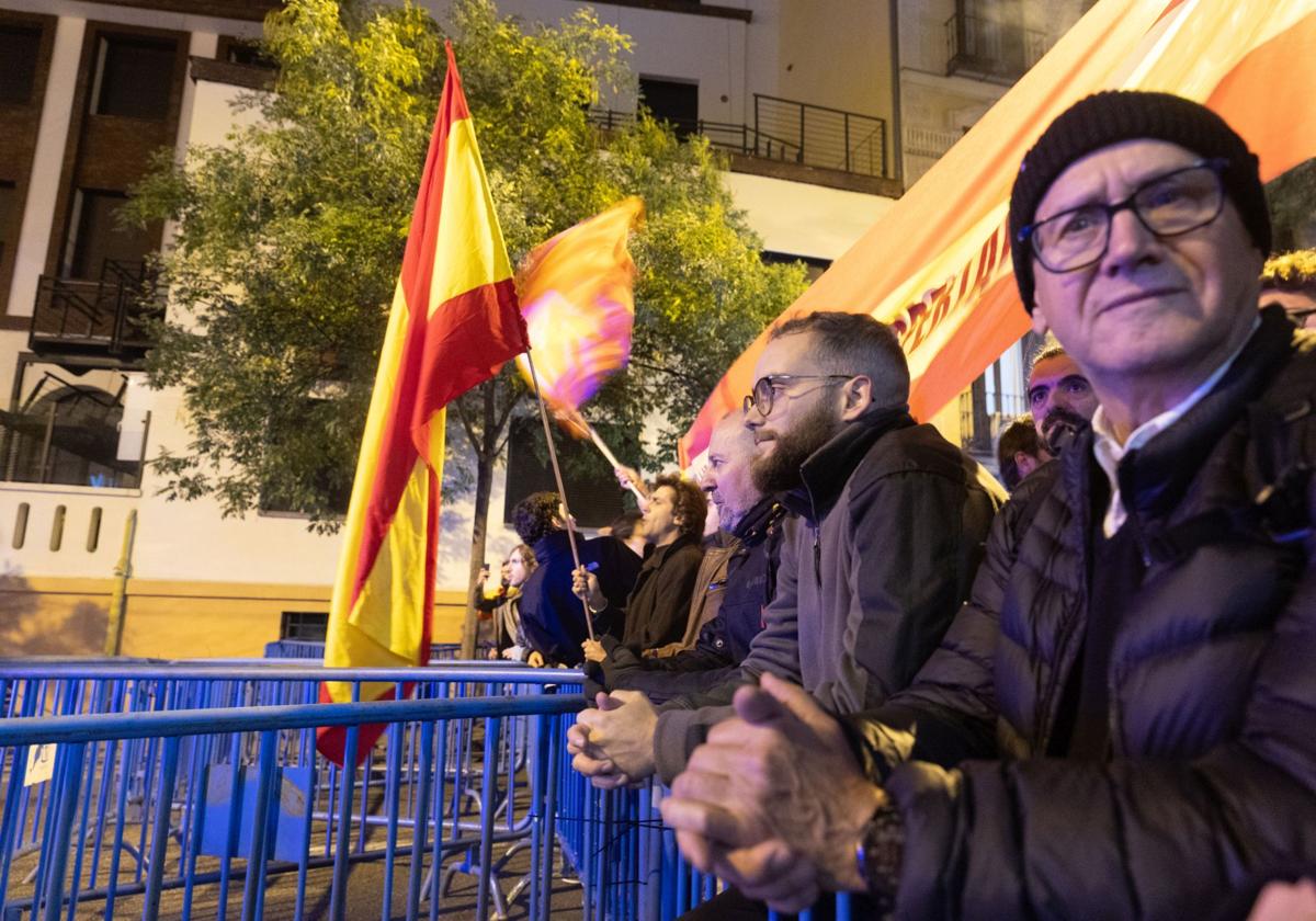 Manifestación en Ferraz contra la negociación de PSOE y JUNTS en noviembre.