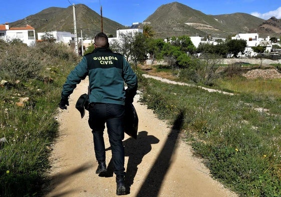 Un hombre mata a tiros a su mujer y a su hijastro y luego se suicida en Valencia