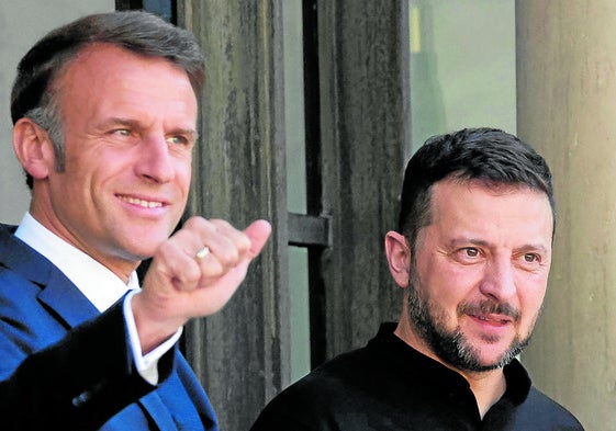 Emmanuel Macron y Volodímir Zelenski.