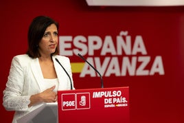 La portavoz del PSOE, Esther Peña, analiza este lunes los resultados de su partido en las europeas del 9 de junio