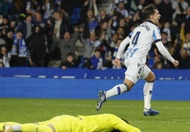 Martín Zubimendi celebra un gol con la Real Sociedad.