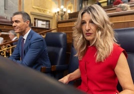 Pedro Sánchez y Yolanda Díaz durante la sesión de control al Gobierno en el Congreso.