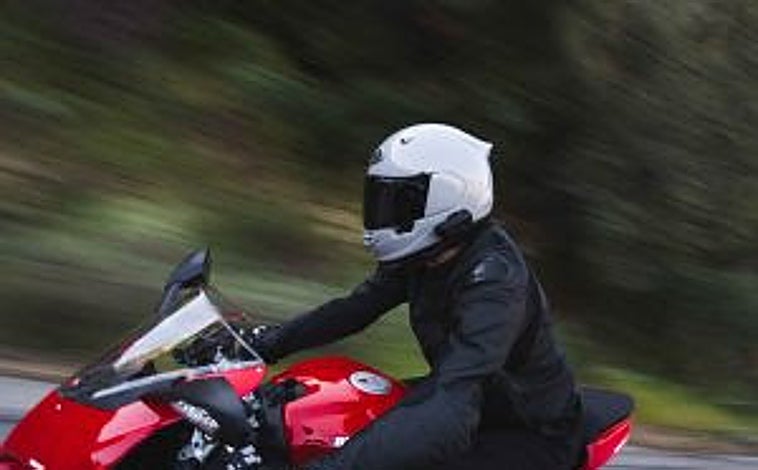 Imagen principal - Apenas se nota el tamaño 