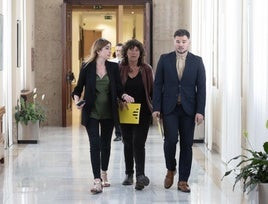 La diputada de ERC en el Congreso, Teresa Jordà, y el portavoz de ERC en el Congreso, Gabriel Rufián