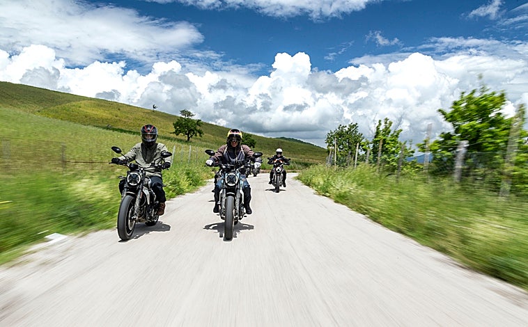 Imagen principal - En grupo por Italia 