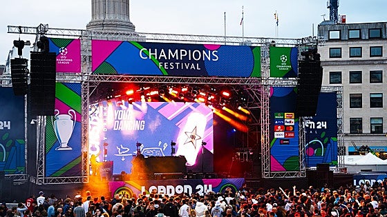 La UEFA instaló en la final de la Champions la pista cinética de baile más grande del mundo