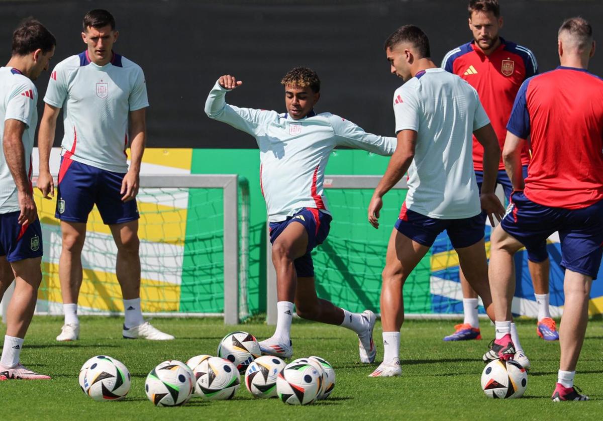 Entrenamiento de la selección española previo al duelo ante Italia.