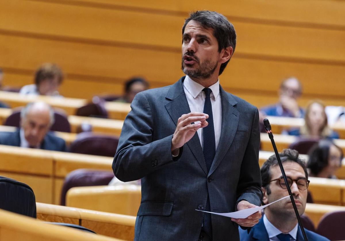 El ministro de Cultura, Ernest Urtasun, este martes en el Senado.