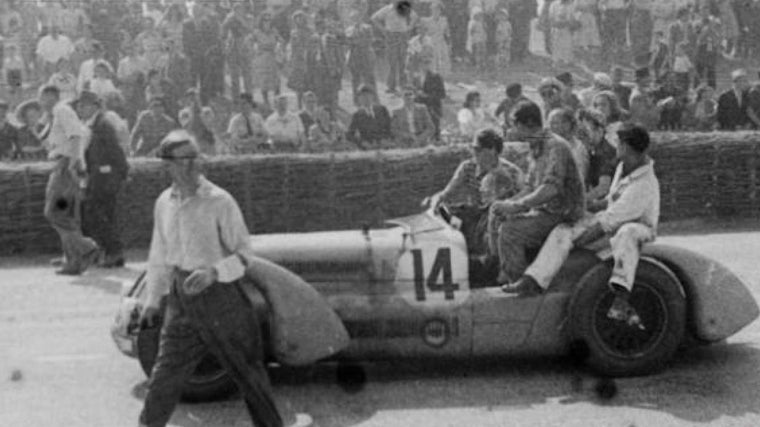 Con el Delage D6S, cuarto en las 24 Horas de Le Mans del año 1949