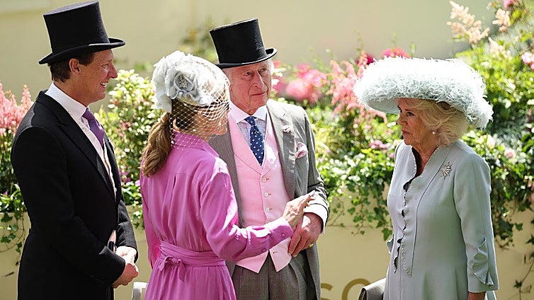 Los Windsor, con la ausencia de Kate, hacen piña en Ascot