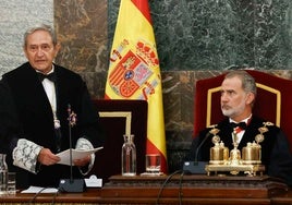 El presidente interino del Tribunal Supremo Francisco Marín Castán junto al Rey en la pasada apertura del año judicial.