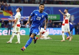 Mattia Zaccagni celebra el gol que rescató a Italia y condenó a Croacia.