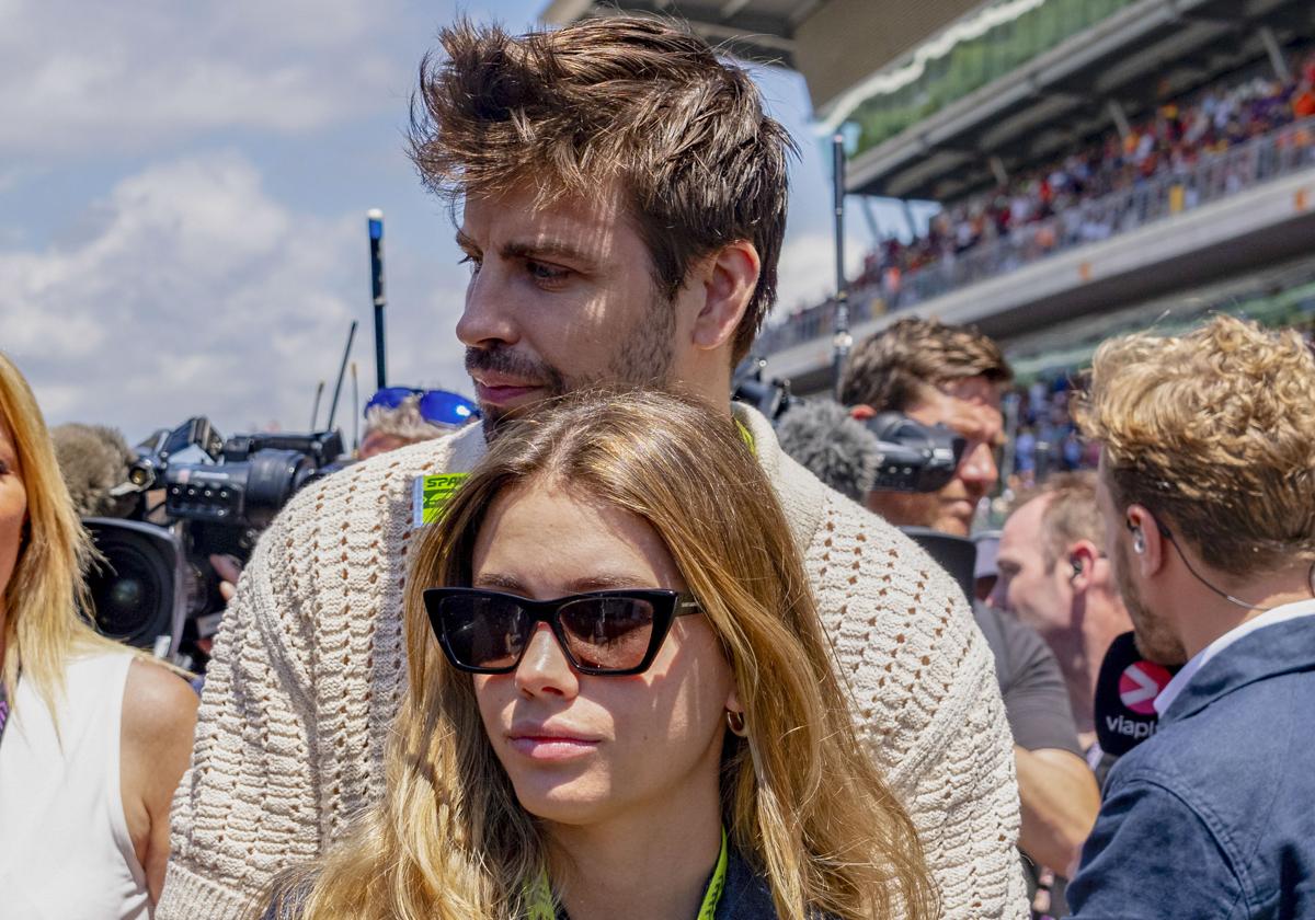 El exfutbolista Gerard Piqué y su pareja, Clara Chía, en el Gran Premio de España de Fórmula 1.