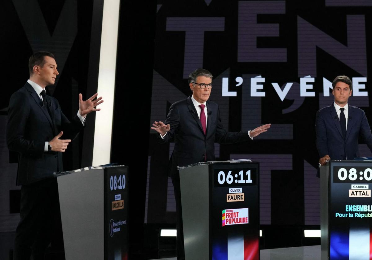 Los candidatos a primer ministro de Francia Jordan Bardella, Olivier Faure y Gabriel Attal, en un momento del debate electoral de este jueves.