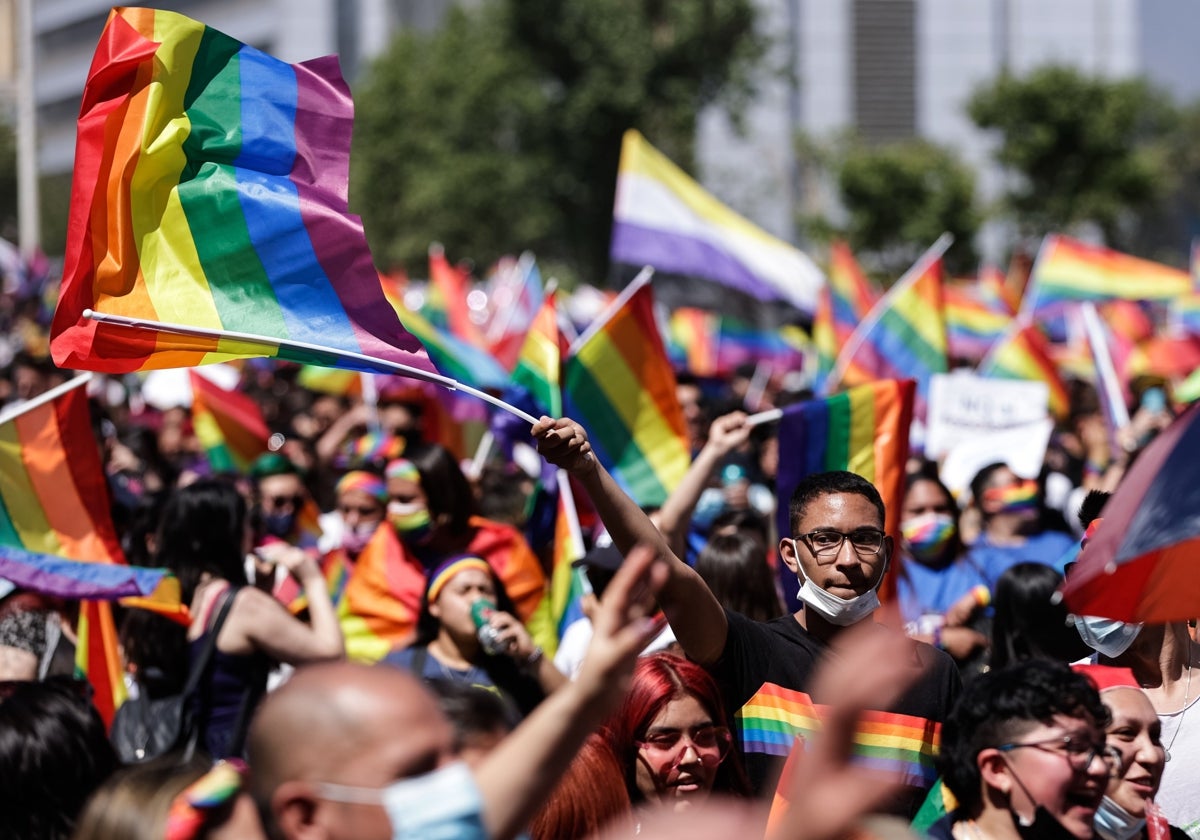 Una imagen reivindicativa y llena de banderas LGTBI de la fiesta del Orgullo.