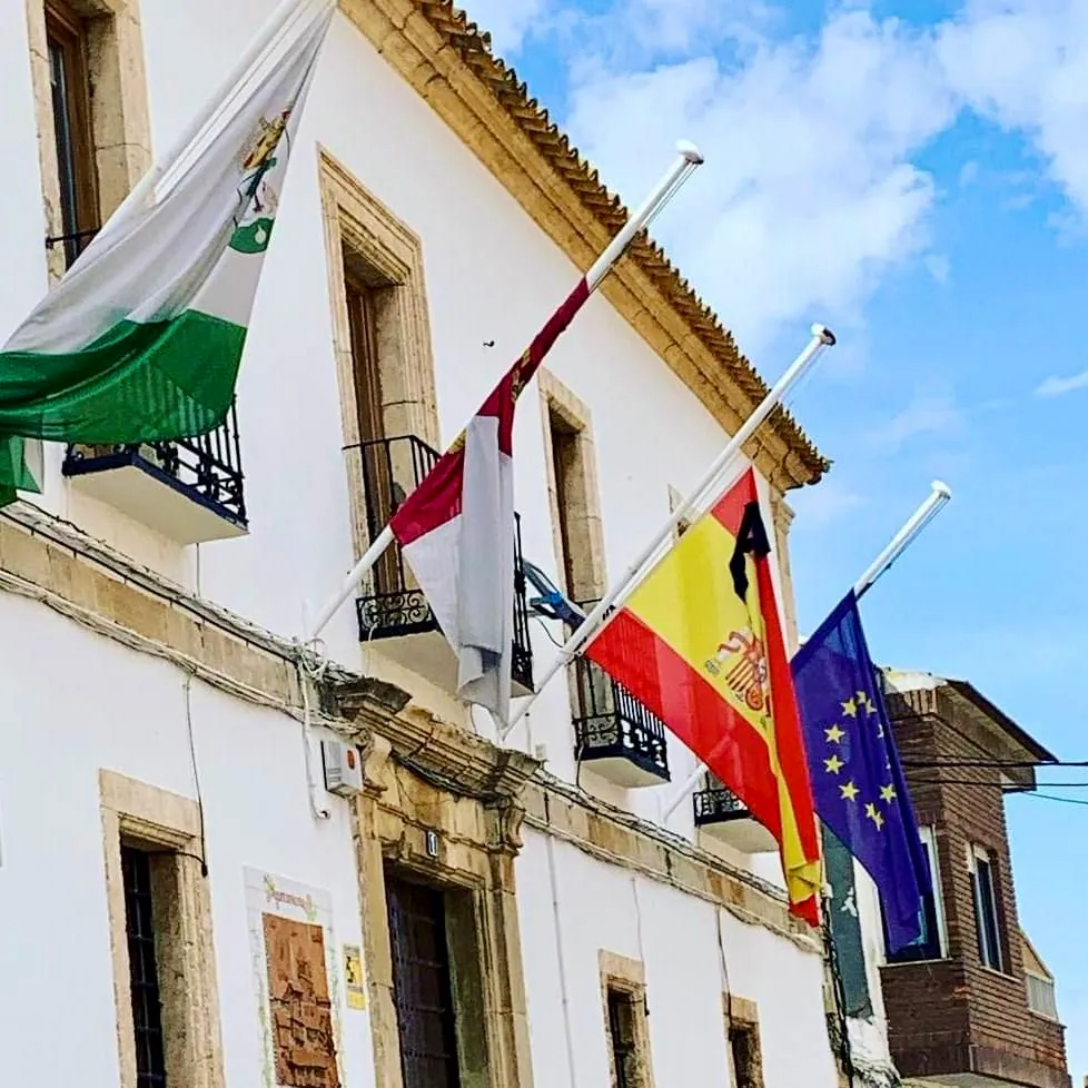 Encuentran los cuerpos descuartizados de una mujer y sus dos hijos en una casa de Cuenca