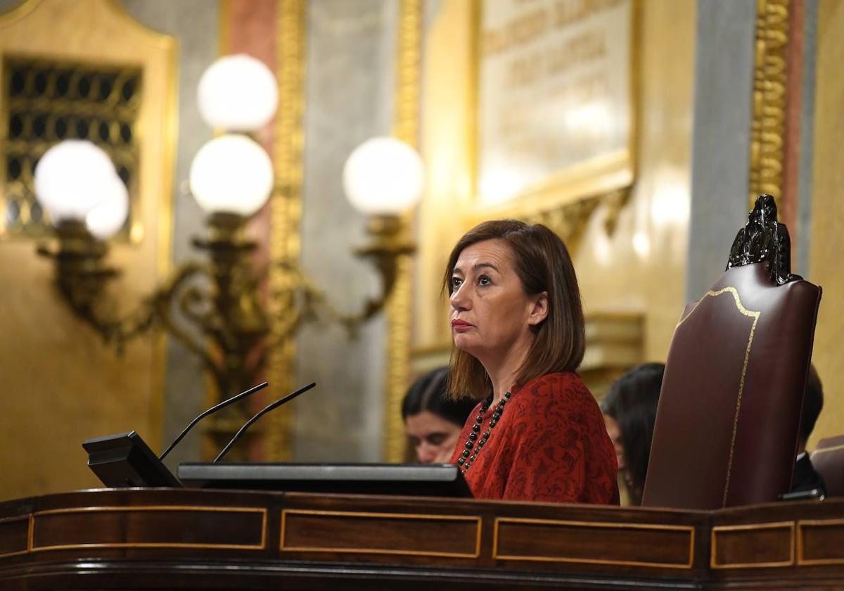 La presidenta del Congreso, Francina Armengol, durante una sesión plenaria